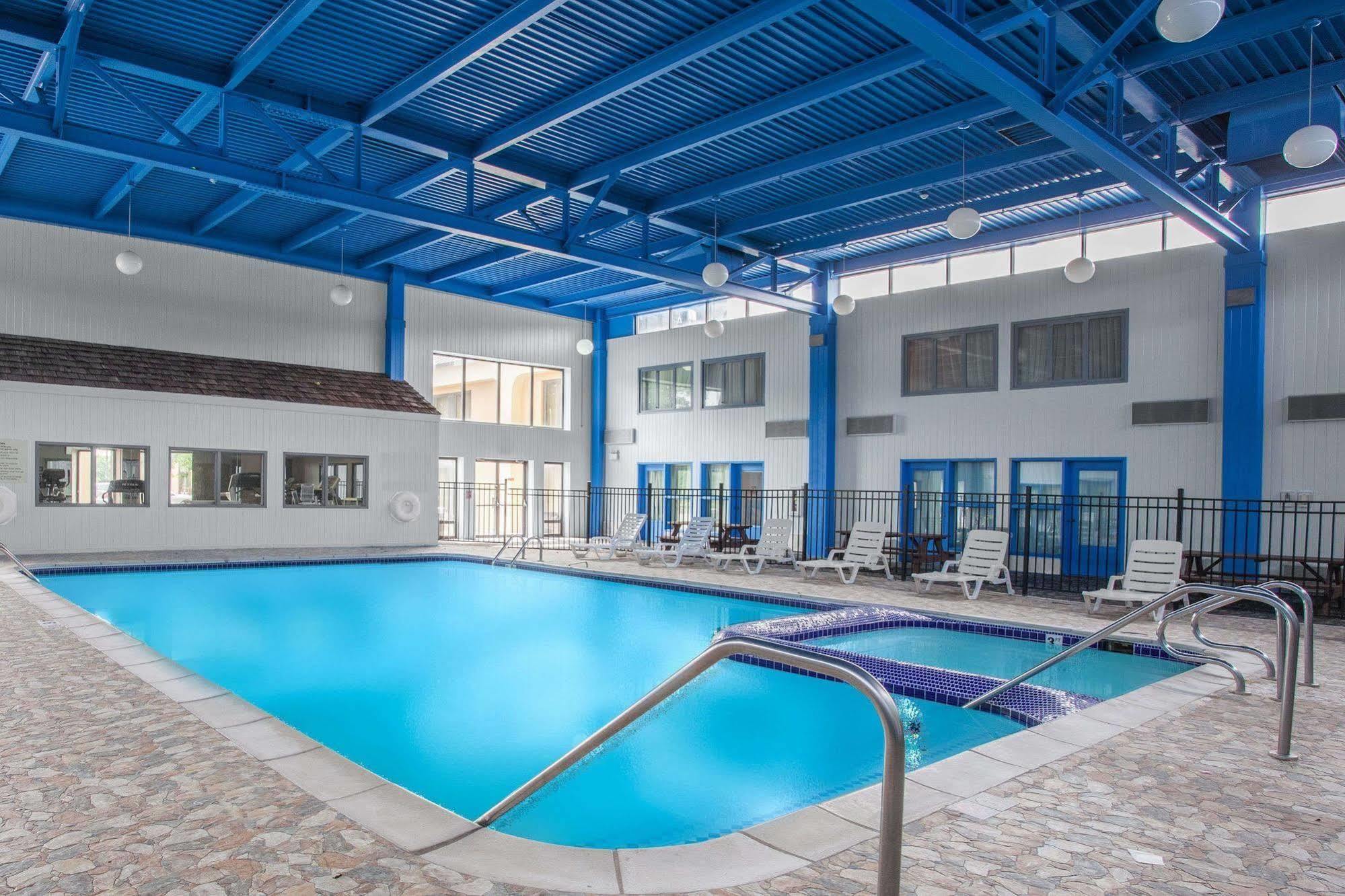 Baymont By Wyndham Southfield/Detroit Hotell Exteriör bild